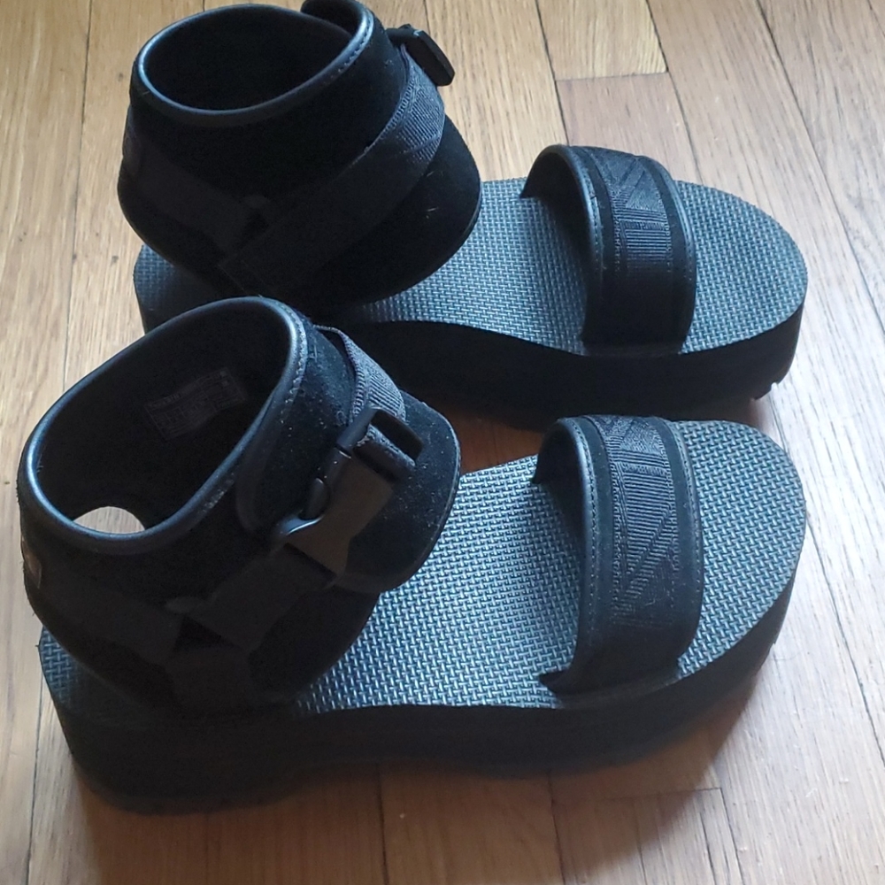 Indio Jewell Teva Platform Sandals